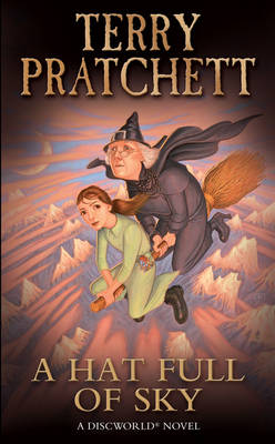 A Hat Full of Sky - Paul Kidby Paperback Edition